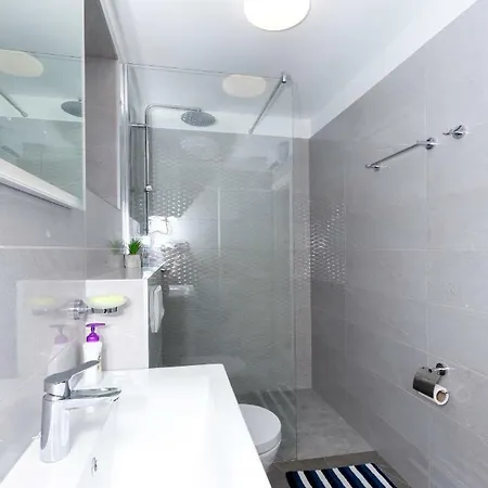 West Coast Apartment Split
